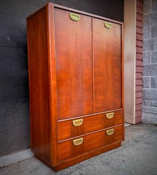 https://www.facebook.com/marketplace/item/3048292022048643/