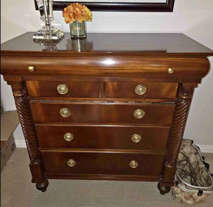 https://www.facebook.com/marketplace/item/2011704469714836/