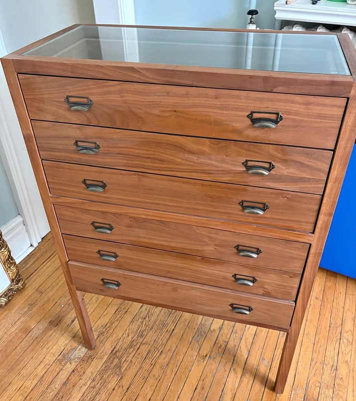 https://www.facebook.com/marketplace/item/1985310662346188/