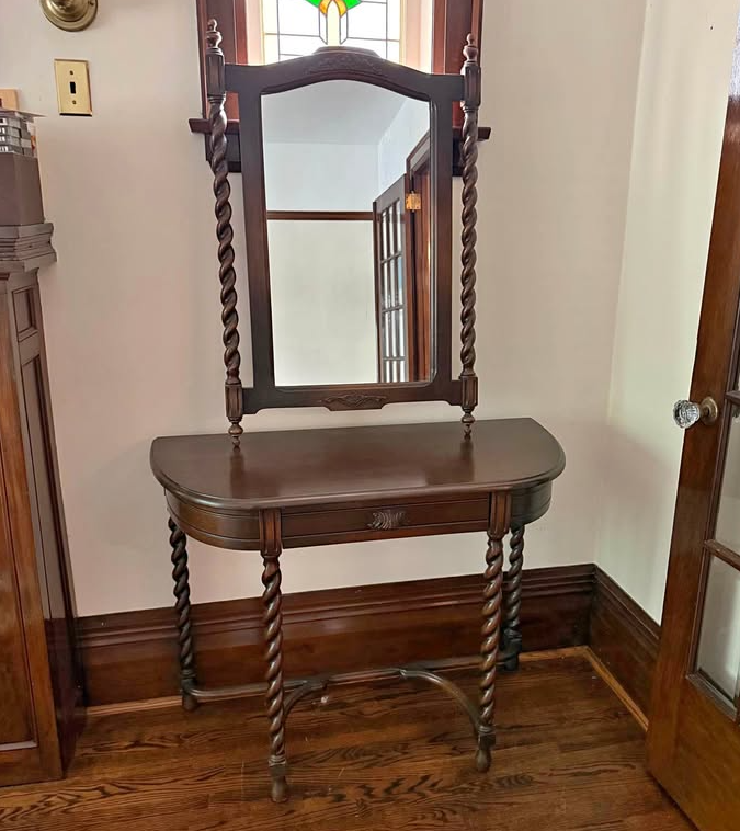 https://www.facebook.com/marketplace/item/1338381697920309/