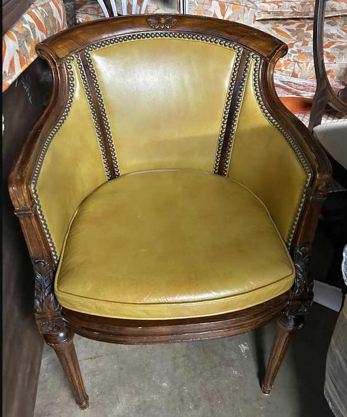 https://www.facebook.com/marketplace/item/1755596386181099/