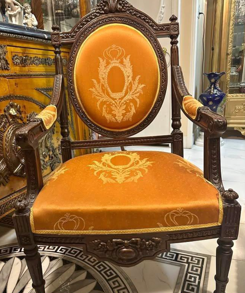 https://www.facebook.com/marketplace/item/905233942664616/