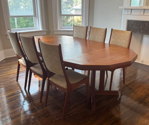 https://www.facebook.com/marketplace/item/2283974795696144/