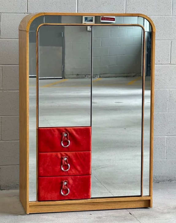 https://www.facebook.com/marketplace/item/1751841375759150/